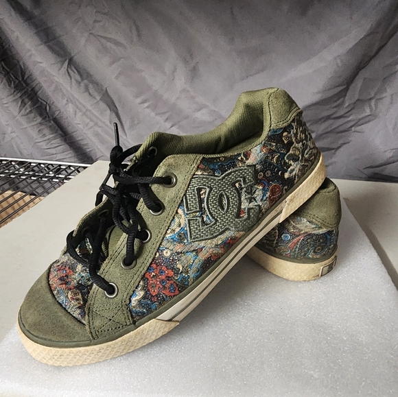 DC Shoes Women's Size 8W Chelsea Model - Picture 2 of 6